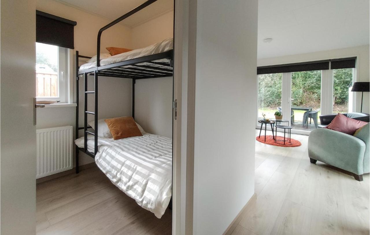 2 Bedroom Awesome Home In Heinkenszand Exteriör bild